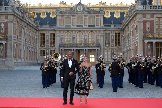 Didier Drogba au bras de sa sublime épouse Gabrielle Lemaire au dîner royal à Versailles
